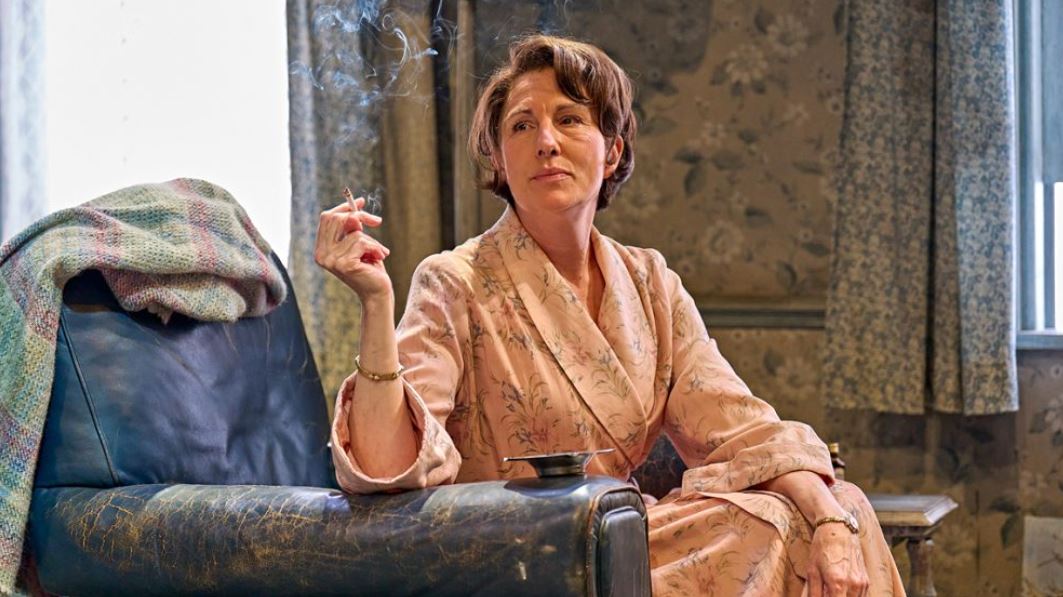 Deep Blue Sea – Tamsin Greig