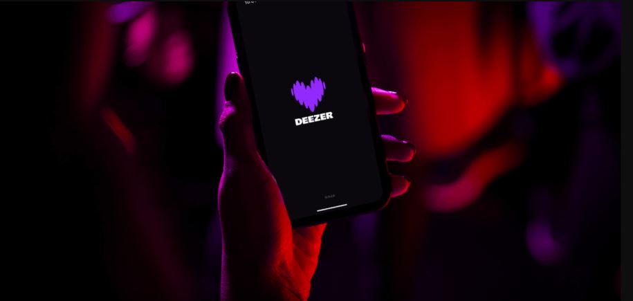 Deezer on phone image