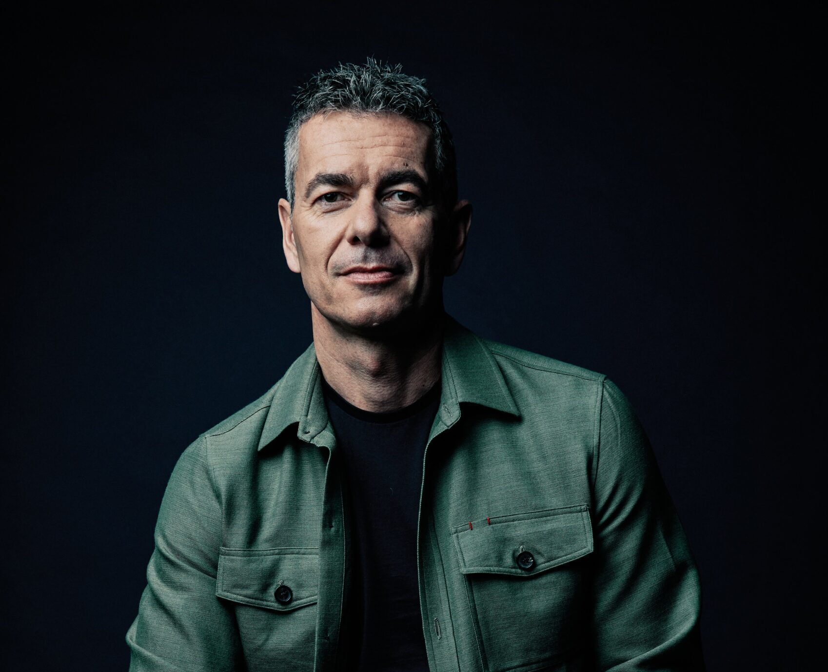 Robert-Kyncl-Headshot-2024-Credit_-Jimmy-Fontaine-3-scaled